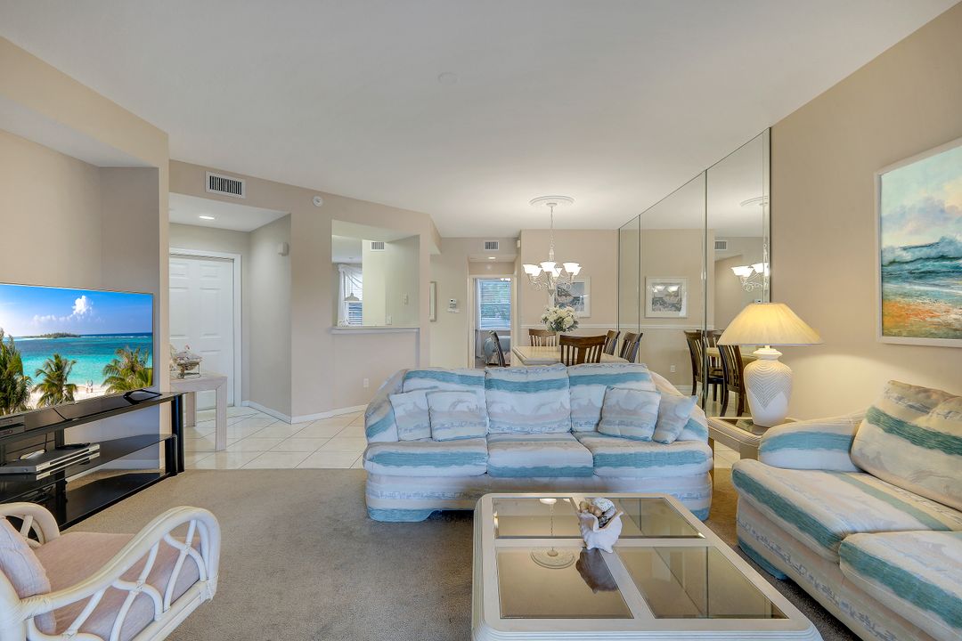 6384 Huntington Lakes Cir #103, Naples, FL 34119