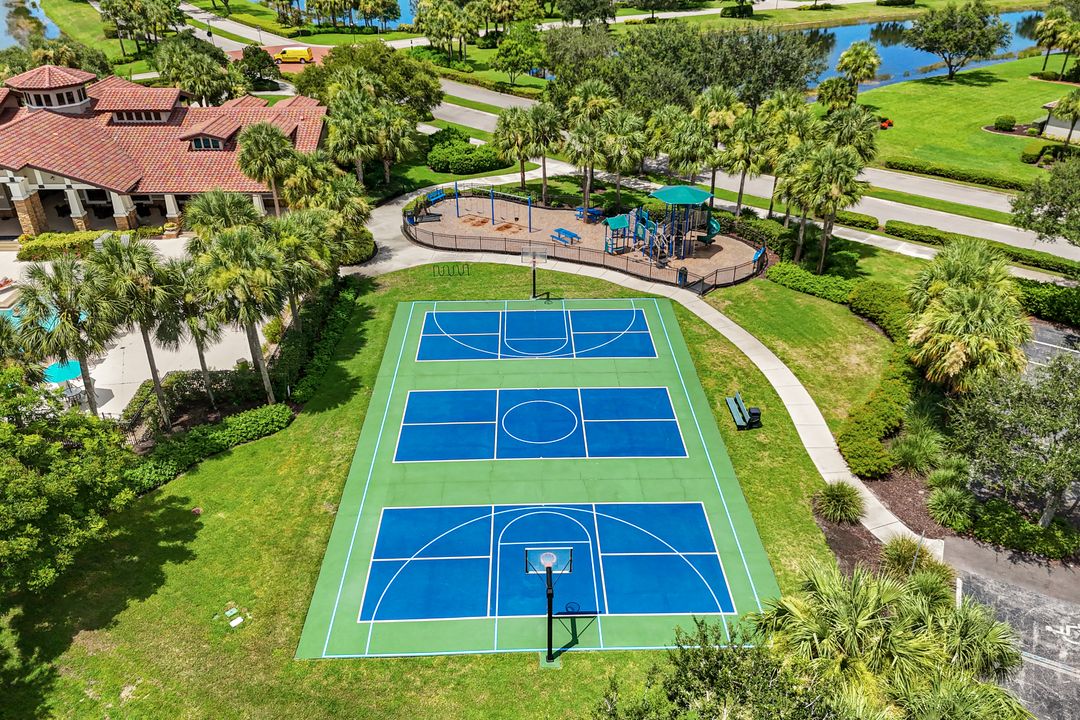 10194 Belcrest Blvd, Fort Myers, FL 33913