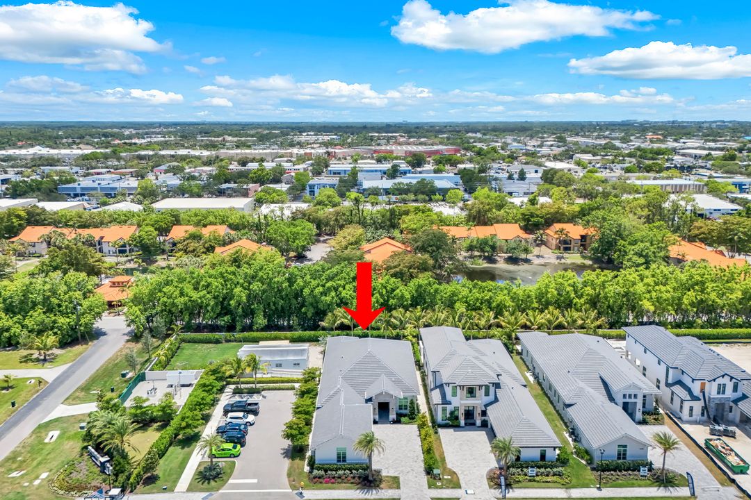 6630 Palisades Ave, Naples, FL 34109