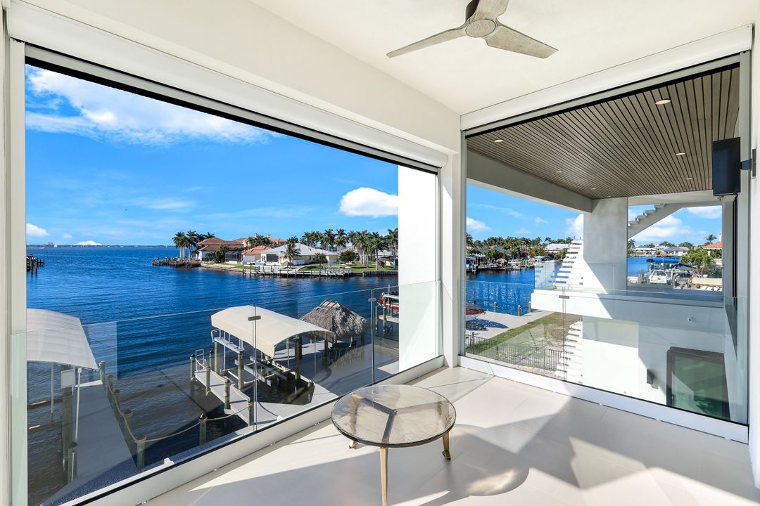 5384 Colonade Ct, Cape Coral, FL 33904