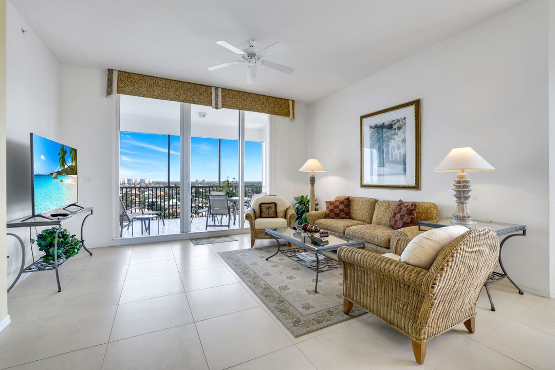 410 Flagship Dr #1206, Naples, FL 34108