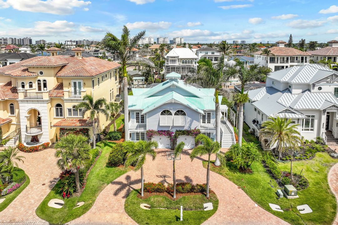 437 Tradewinds Ave, Naples, FL 34108