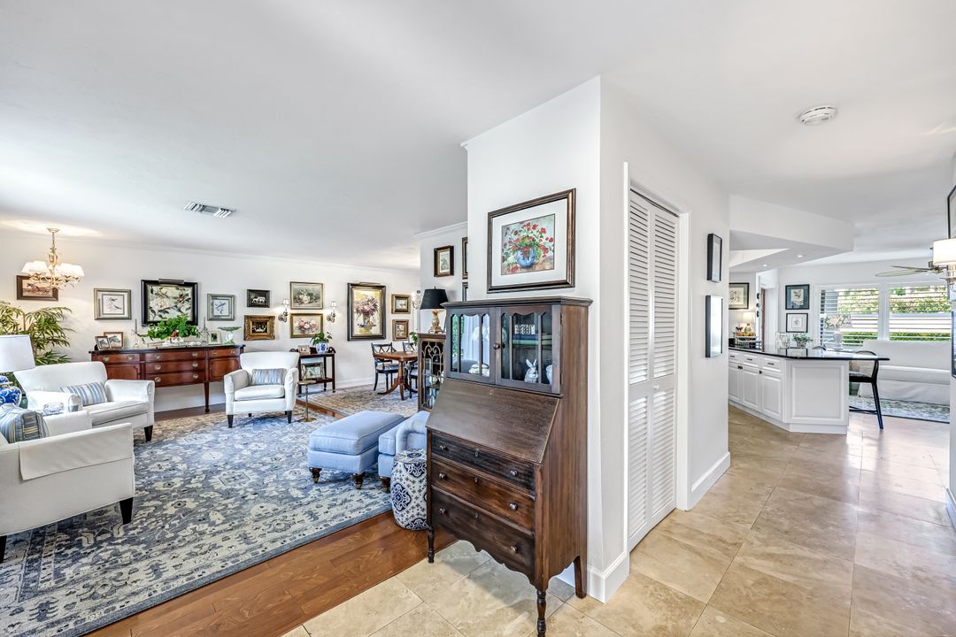 87 Burning Tree Dr, Naples, FL 34105