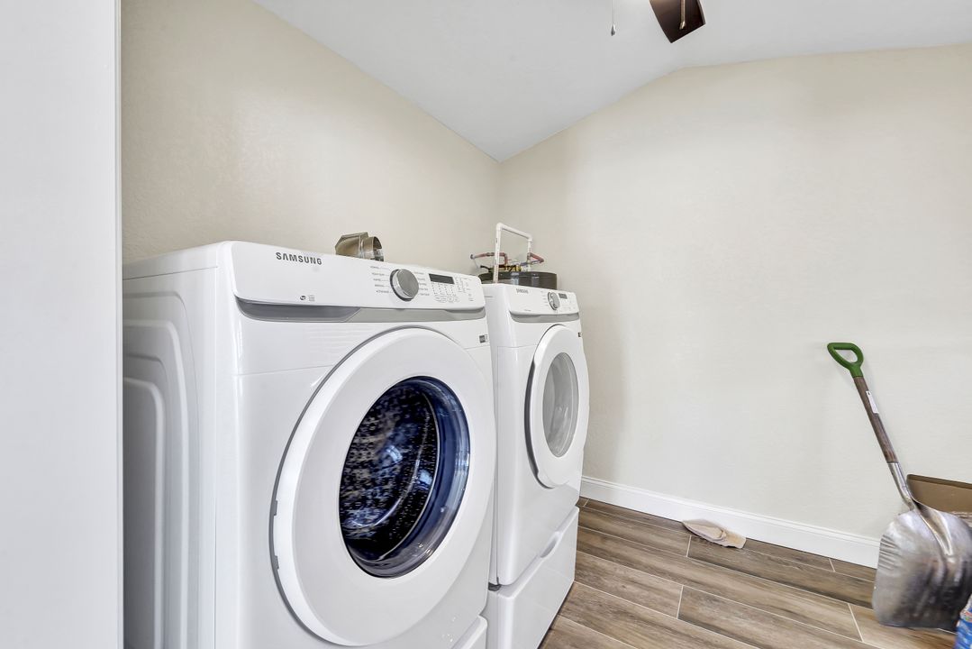 1273 5th Ave N, Naples, FL 34102