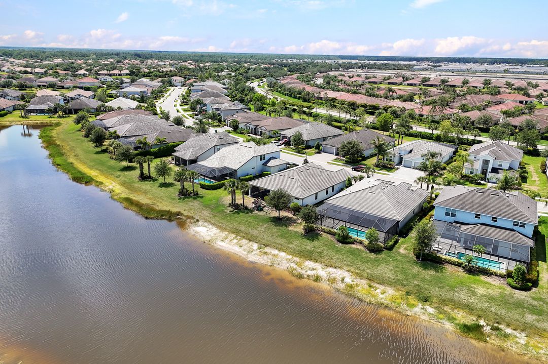 2369 Tangerine Ln, Naples, FL 34120