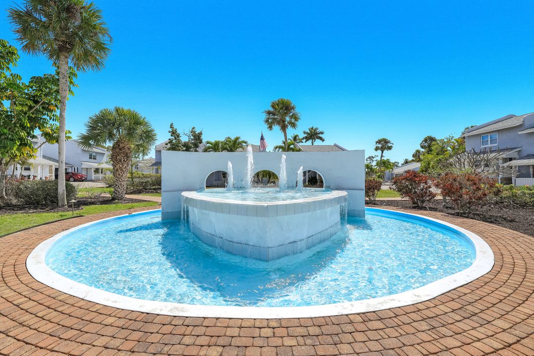 12 Watercolor Cir #12, Naples, FL 34113