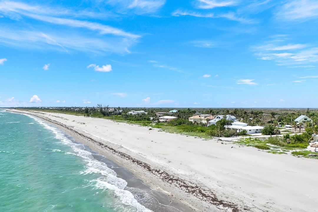 1043 Blue Heron Dr, Sanibel, FL 33957