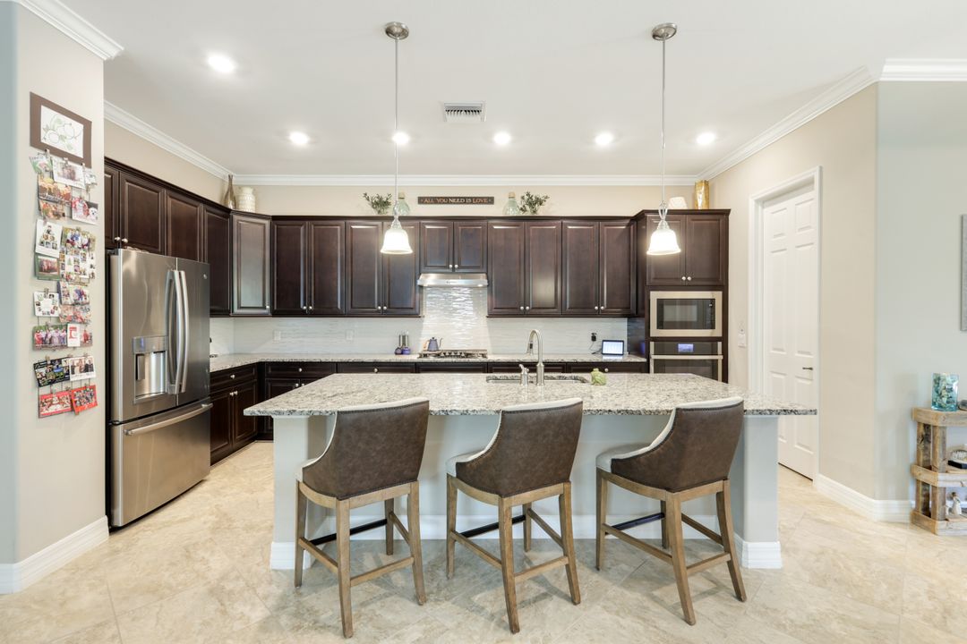 1839 Mustique St, Naples, FL 34120
