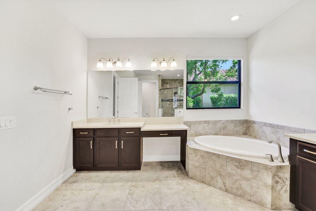 1621 Songbird Ct, Naples, FL 34120