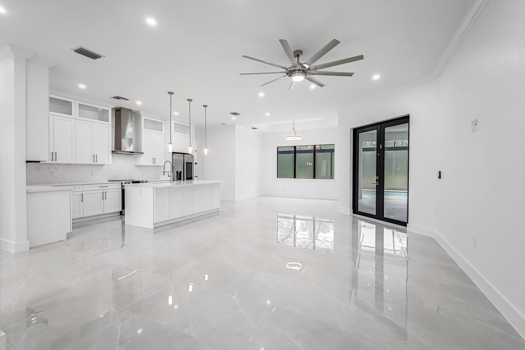 2840 Golden Gate Blvd W, Naples, FL 34120