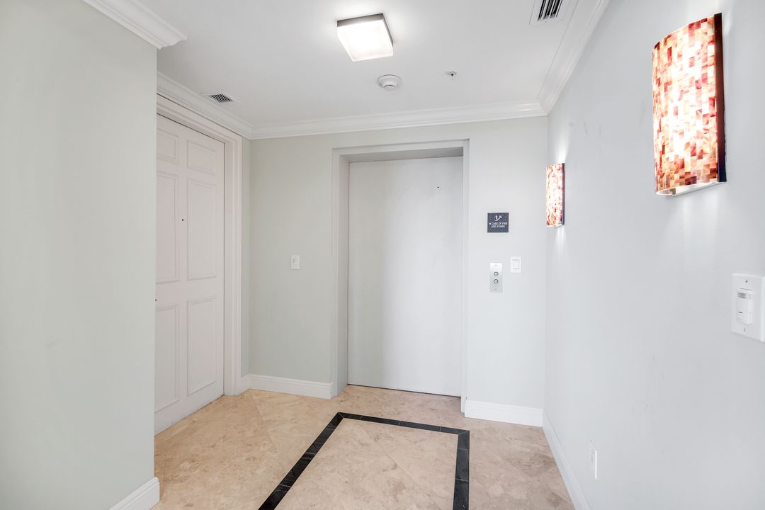 275 Indies Way #1606, Naples, FL 34110