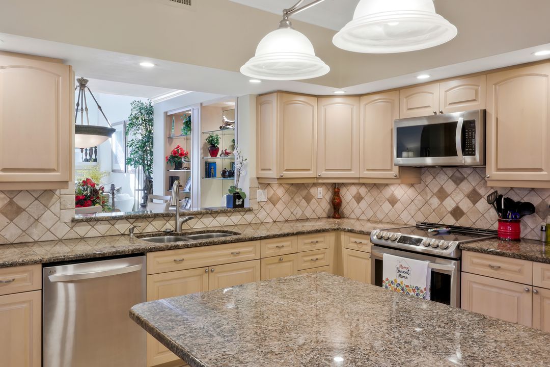 11660 Quail Village Way, Naples, FL 34119