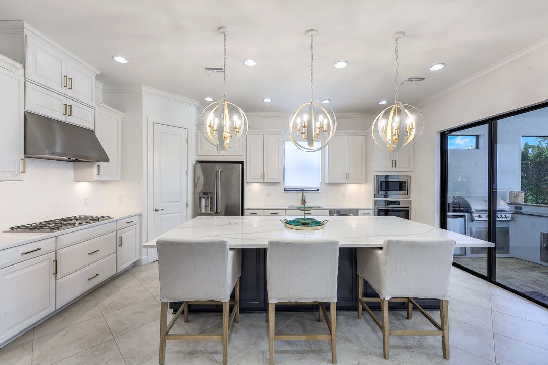 9147 Trivoli Ter, Naples, FL 34119