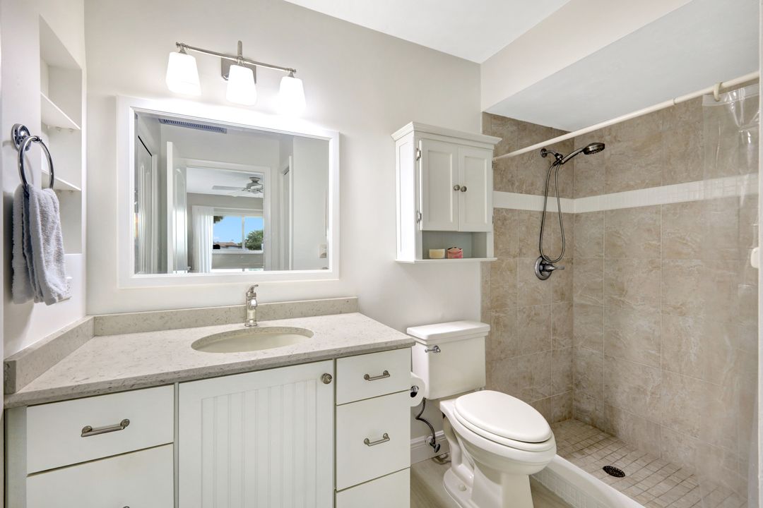 1004 Pine Isle Ln, Naples, FL 34112