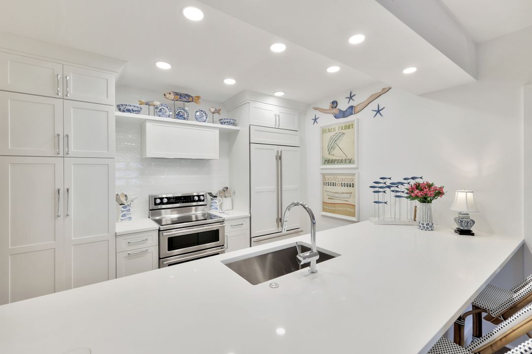 5801 Glencove Dr #502, Naples, FL 34108