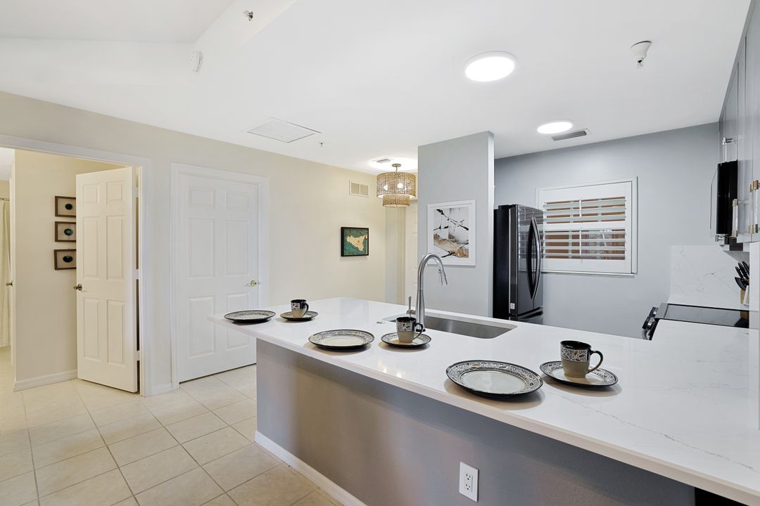 4455 Botanical Pl Cir #204, Naples, FL 34112