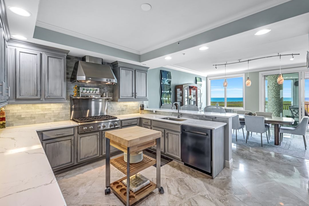 275 Indies Way #1603, Naples, FL 34110