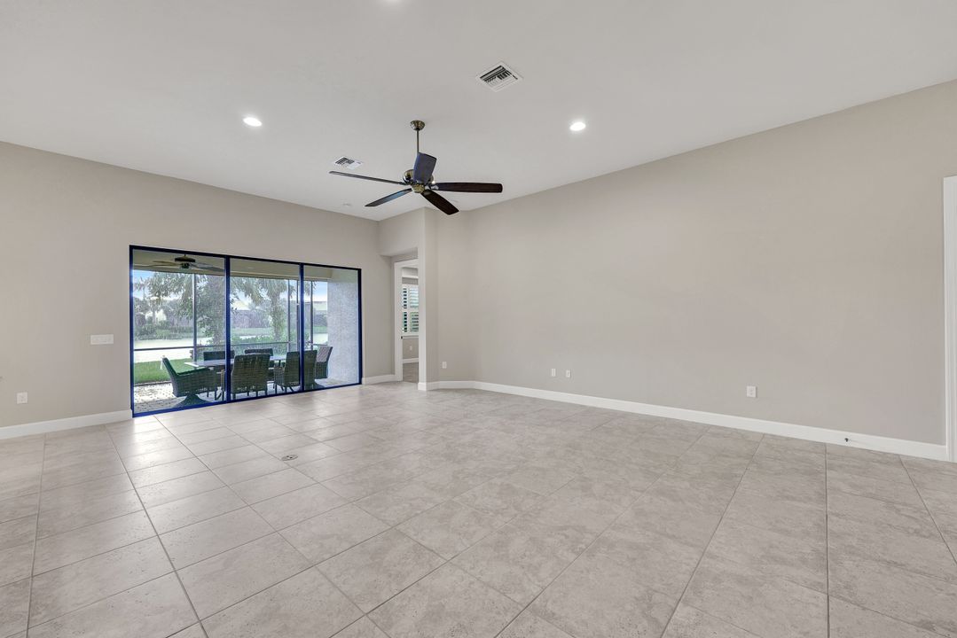 16183 Cartwright Ln, Naples, FL 34110