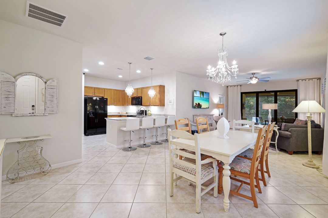 7175 Live Oak Dr, Naples, FL 34114