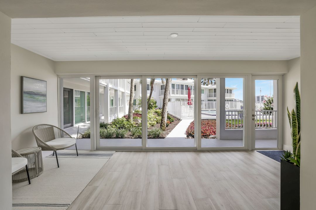 354 Harbour Dr, Naples, FL 34103