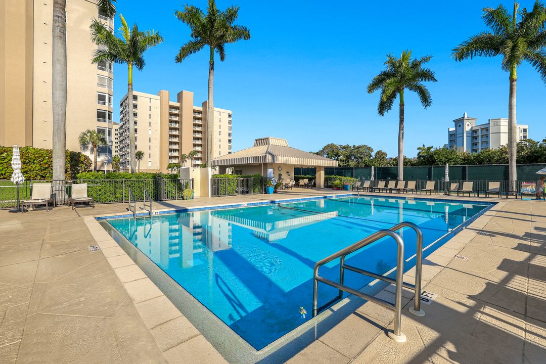 11118 Gulf Shore Dr #401, Naples, FL 34108
