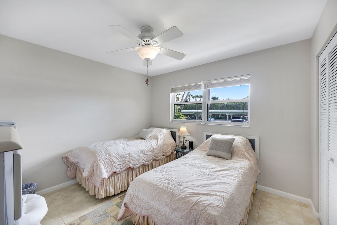 37 High Point Cir E #109, Naples, FL 34103
