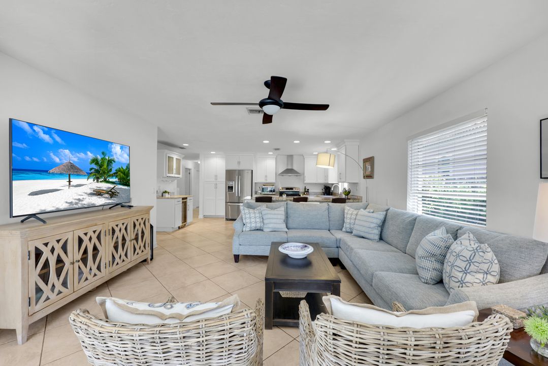 768 96th Ave N, Naples, FL 34108