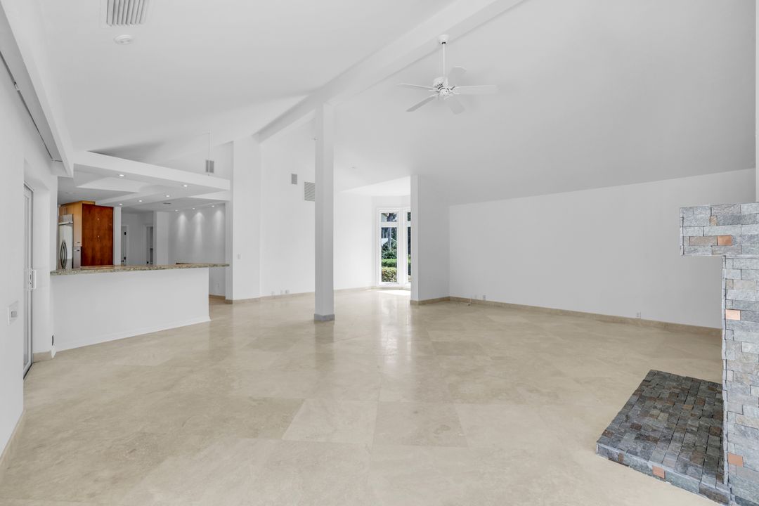 4502 Silver Fox Dr, Naples, FL 34119