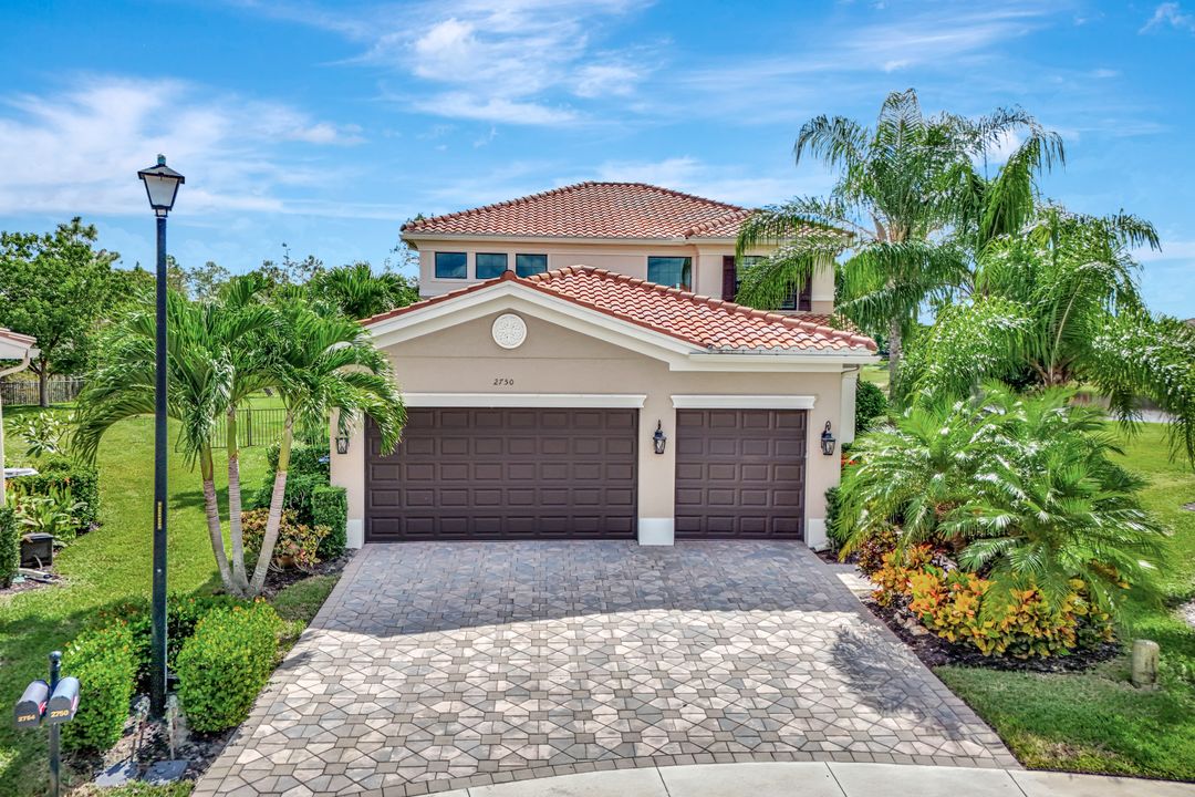 2750 Cinnamon Bay Cir, Naples, FL 34119