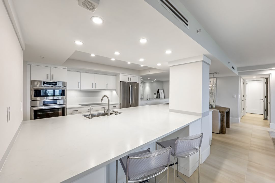 5601 Turtle Bay Dr #1102, Naples, FL 34108