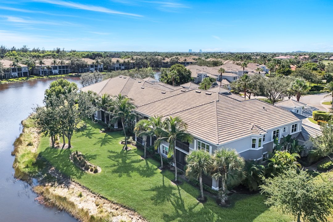 9223 Corfu Ct #202, Naples, FL 34114