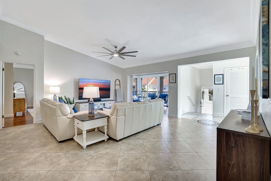 108 Siena Way #108, Naples, FL 34119