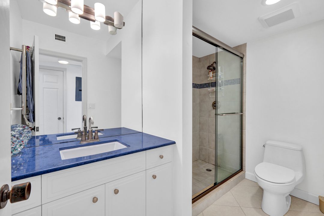 4051 Gulf Shore Blvd N #700, Naples, FL 34103