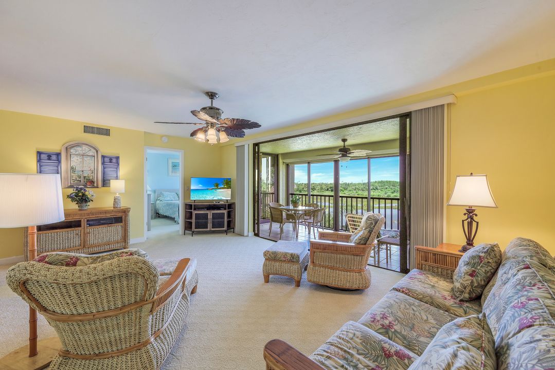 7119 Lakeridge View Court #Unit 303, Fort Myers, FL 33907