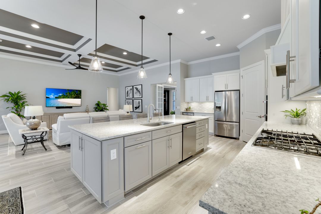 7597 Blackberry Dr, Naples, FL 34114
