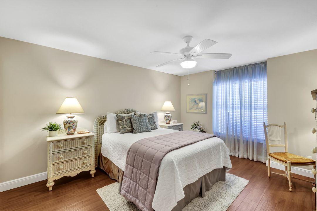 428 Kings Way, Naples, FL 34104