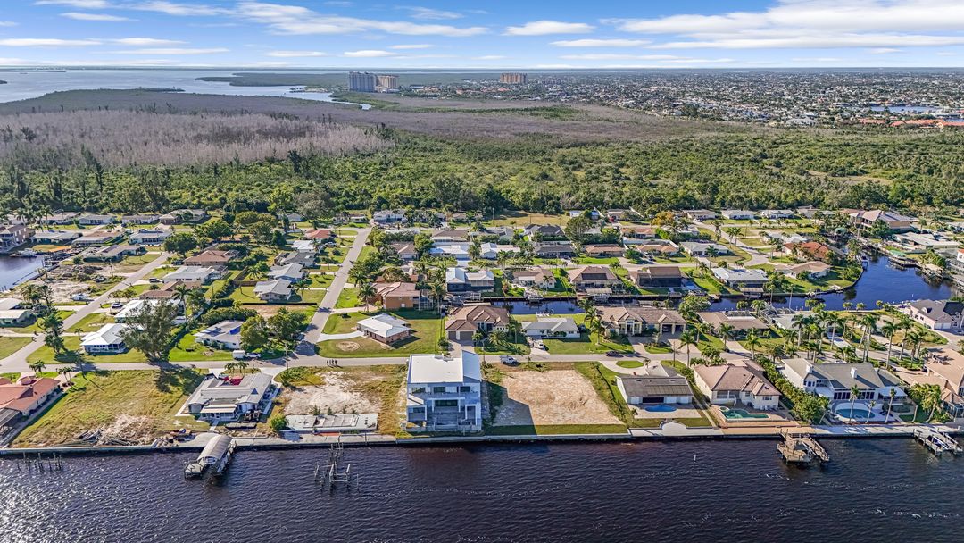 5828 SW 1st Ave, Cape Coral, FL 33914