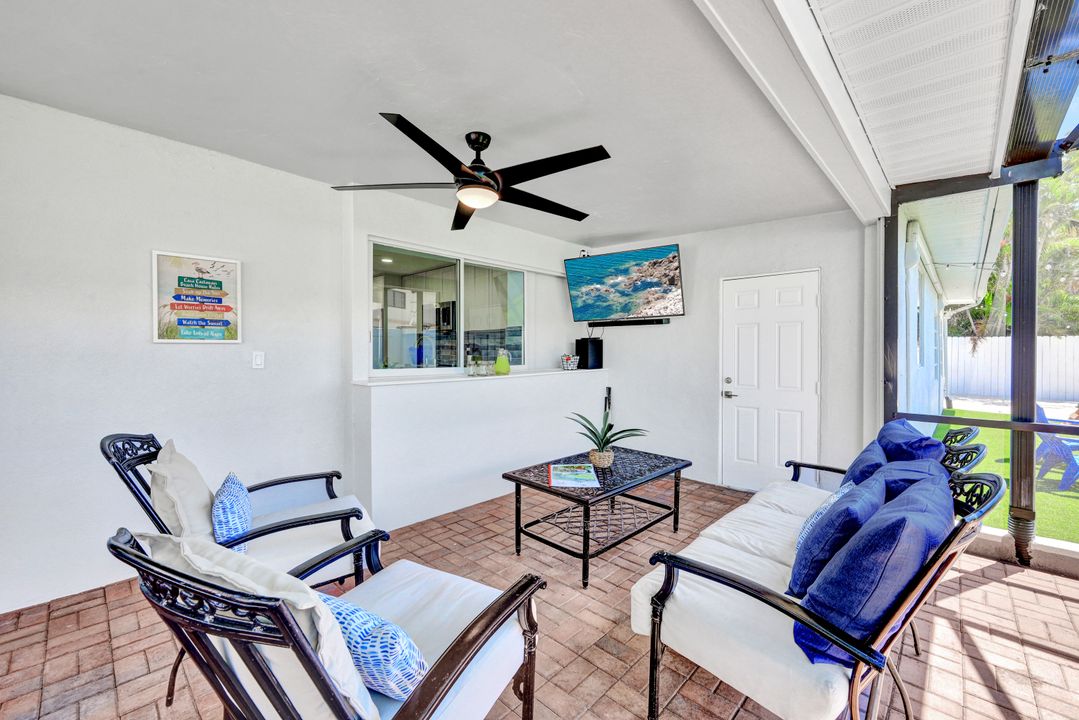 318 Castaways St, Marco Island, FL 34145