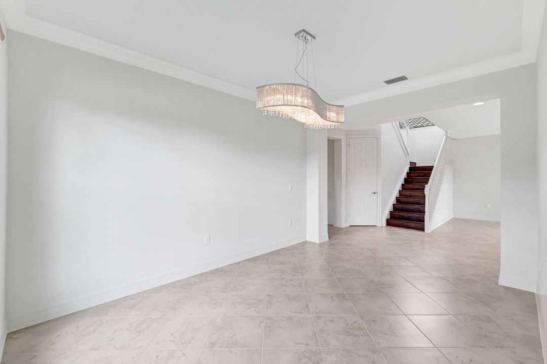 3430 Tigris Ln, Naples, FL 34119
