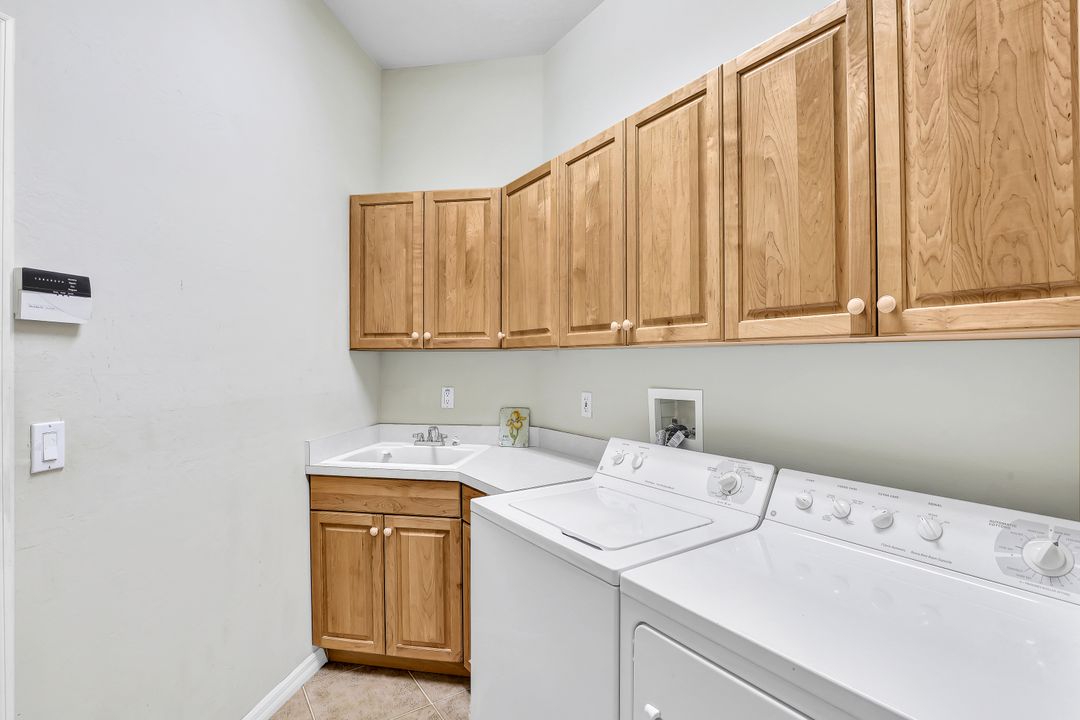 12715 Fox Ridge Dr, Bonita Springs, FL 34135