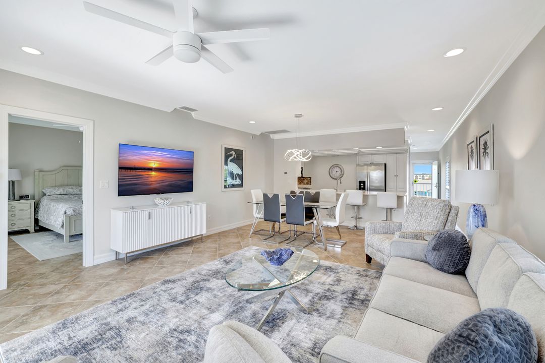 816 W Elkcam Cir #301, Marco Island, FL 34145