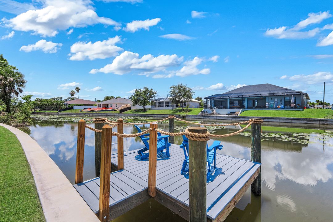522 NE 5th Pl, Cape Coral, FL 33909
