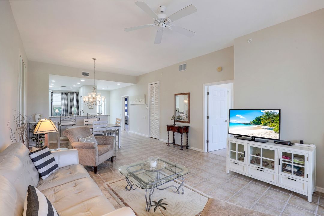 8247 Parkstone Pl #306, Naples, FL 34120
