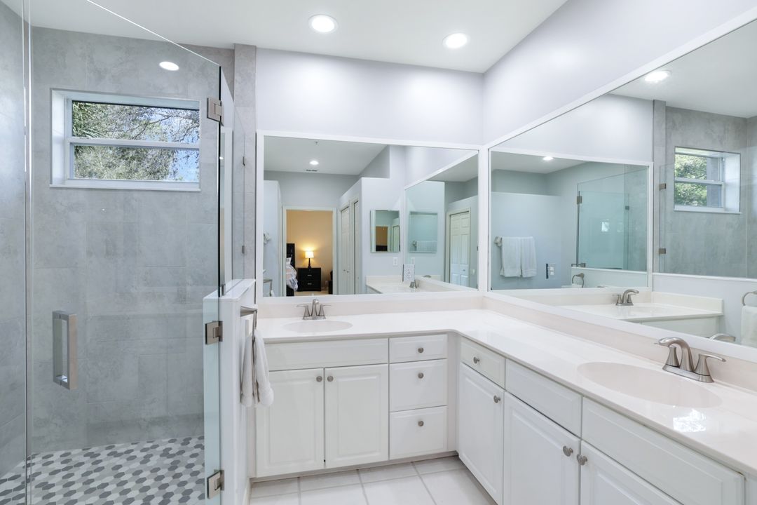 8217 Parkstone Pl #108, Naples, FL 34120