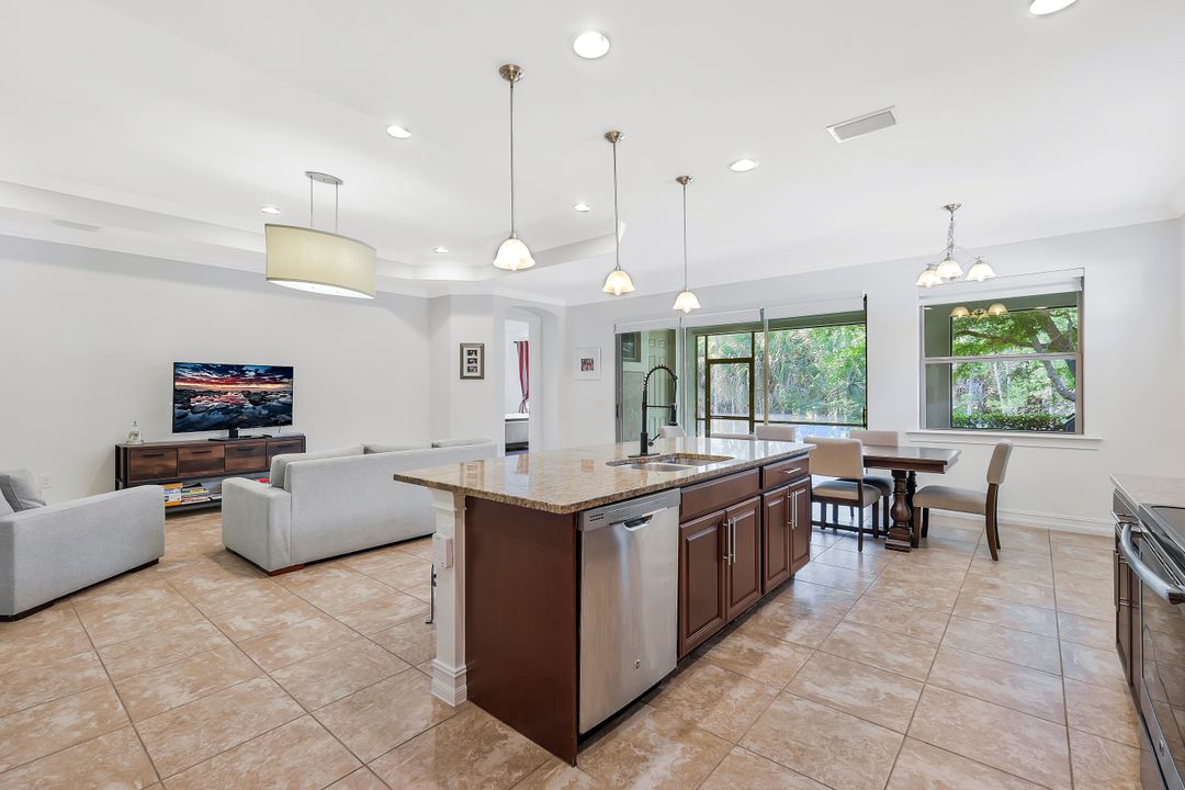 16188 Aberdeen Ave, Naples, FL 34110