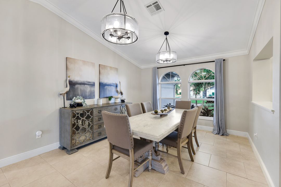 204 SE 20th Pl, Cape Coral, FL 33990