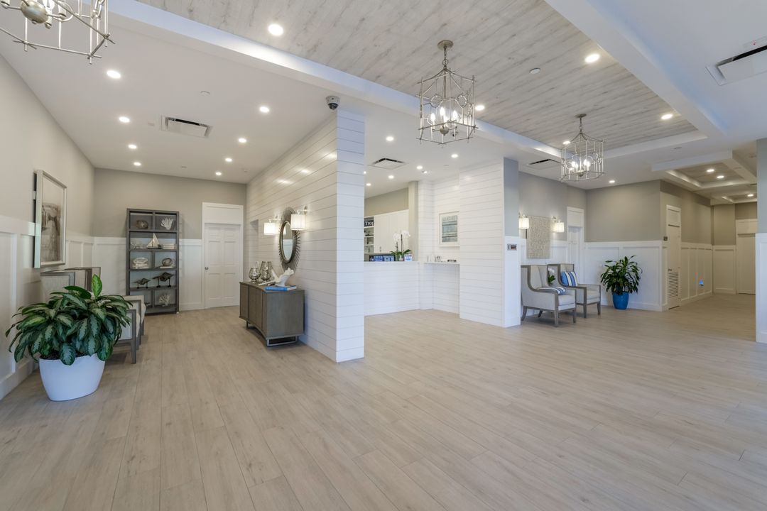 5501 Heron Point Dr #904, Naples, FL 34108