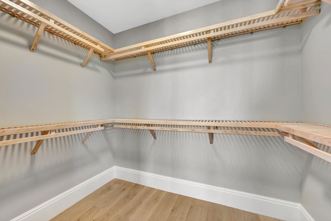 1130 3rd Ave S #512, Naples, FL 34102