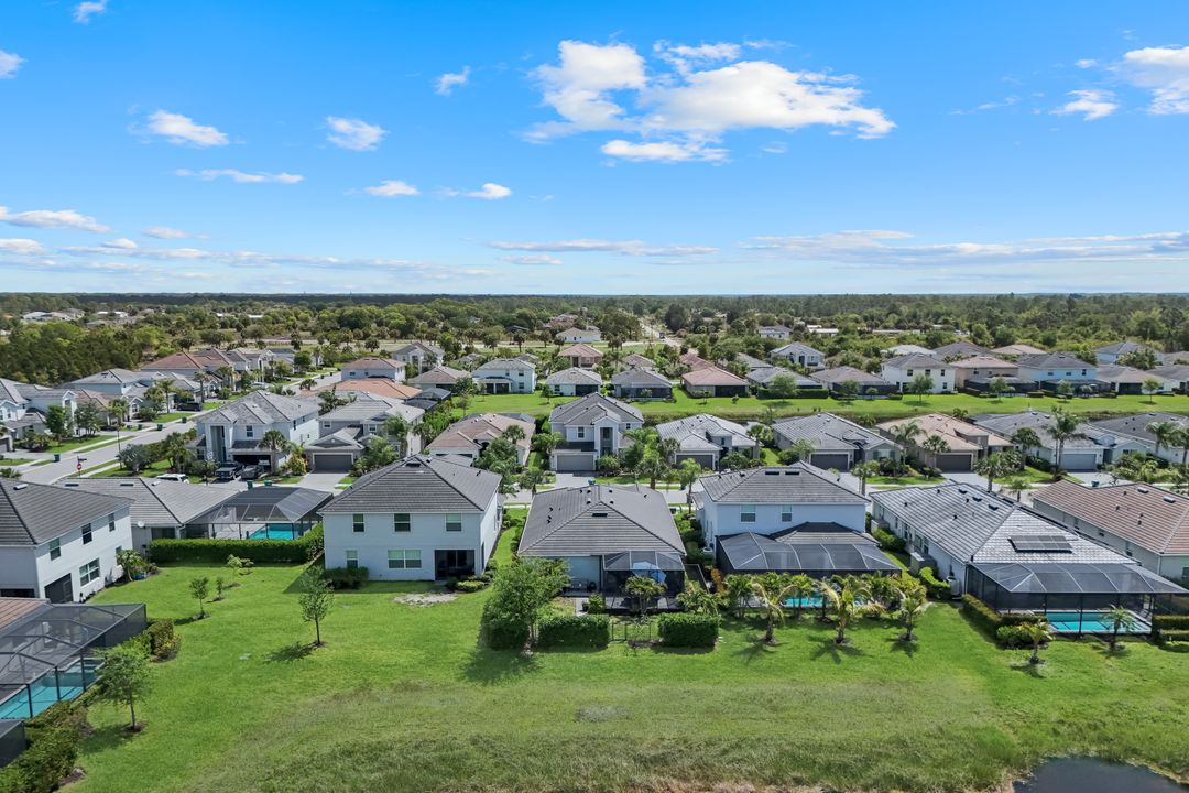 2193 Clementine St, Naples, FL 34120