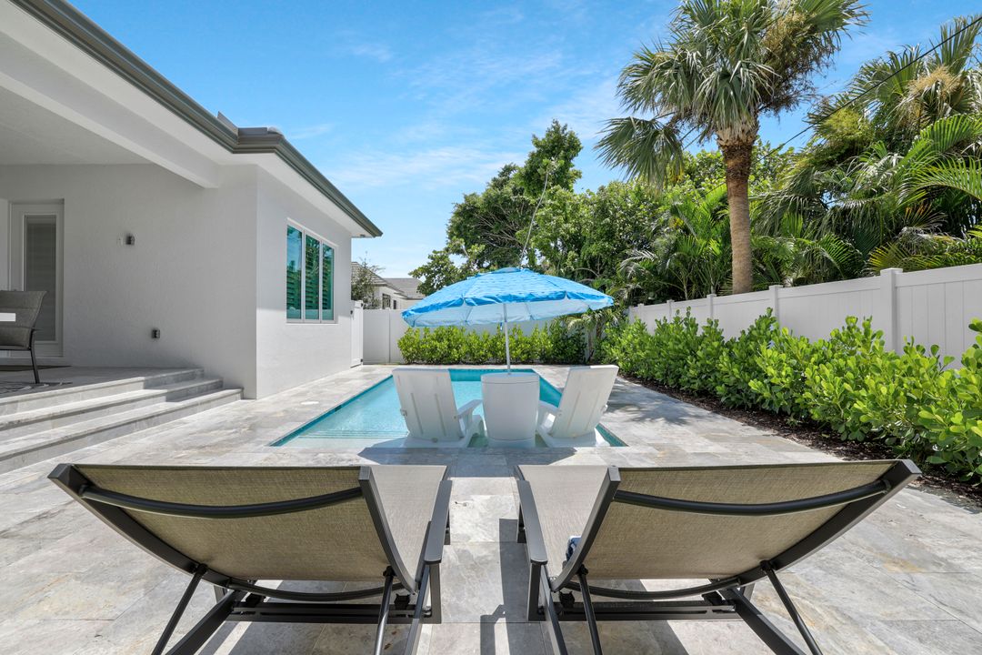 530 94th Ave N, Naples, FL 34108